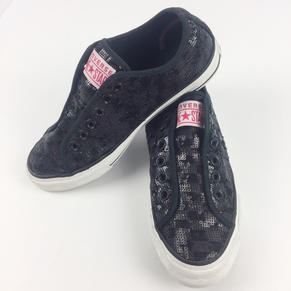 converse checkerboard shoes